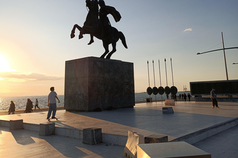 Thessaloniki: Bem-estar Excursão a pé ao pôr do sol à beira-mar!