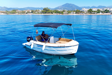 ماربيا: تأجير قوارب بدون ترخيص لمشاهدة الدلافينإيجار لمدة 30 دقيقة