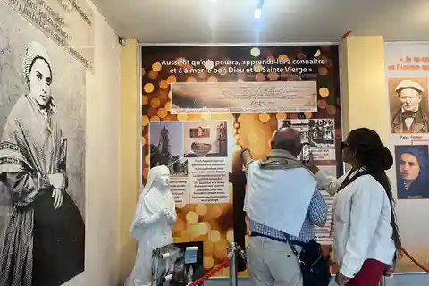 Лурд : Следы Бернадетты с дегустацией еды и вина