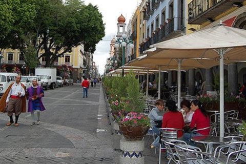 Ab Mexiko-Stadt: Tagestour nach Cholula und PueblaStandard-Option
