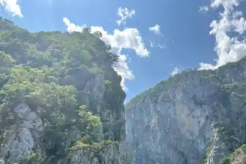 PIVSKO LAKE: Ein magischer Ritt durch unberührte Natur