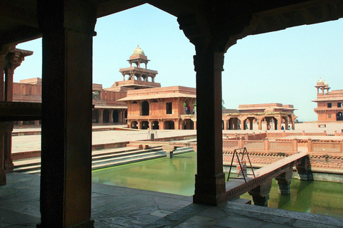 From Delhi: Agra and Fatehpur Sikri 2-Day Private TourTour with 4-star Hotel, Guide, Meals &amp; Monument tickets