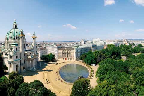 Vienna: Private Flexible Tour by Luxury Van/Limousine