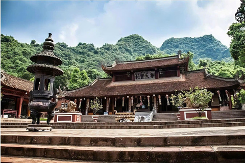 Hanoi: Huong Pagoda Day Trip with Boat and Cable Car