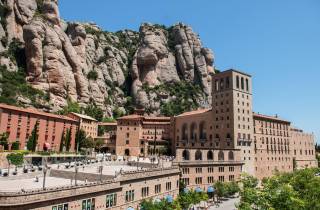 Skip-the-Line Barcelona & Montserrat Tour mit Abholung