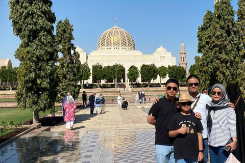 Best of Muscat in One Day (8–9 Hours) with Hotel Pickup
