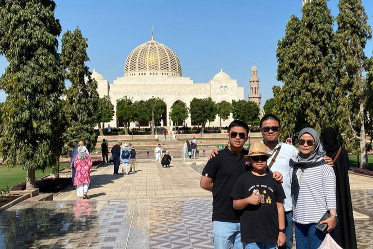 Best of Muscat in One Day (8–9 Hours) with Hotel Pickup