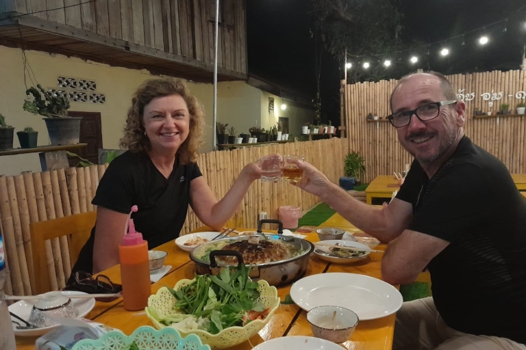 Luang Prabang: rejs o zachodzie słońca po Mekongu i kolacja z gorącym garnkiemLuang Prabang: Rejs o zachodzie słońca i kolacja Hot Pot