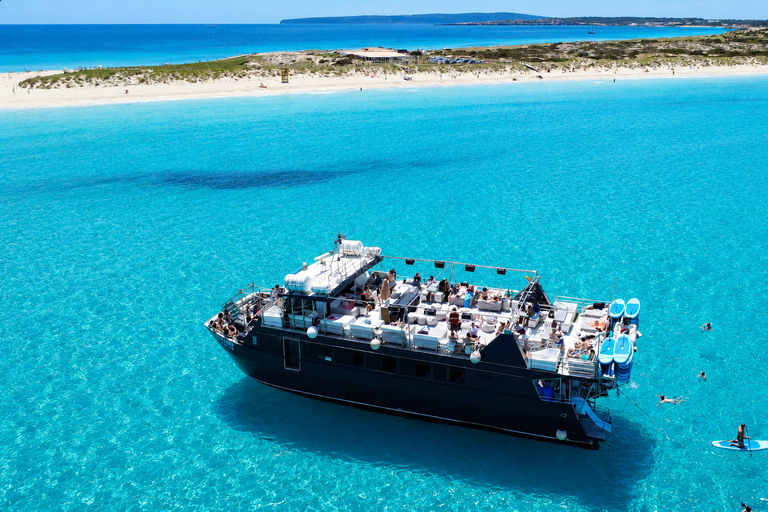 Ibiza: Boat to Formentera with VIP bed, open bar, breakfast, lunch, dinner Full Experience with Sunset (in advance, phase 3)