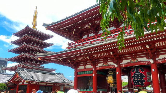 Tokyo: Asakusa and Sensoji Walking Tour with Expert Guide