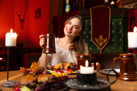 Budapest: Royal Feast Dinner with Drinks & Live Shows