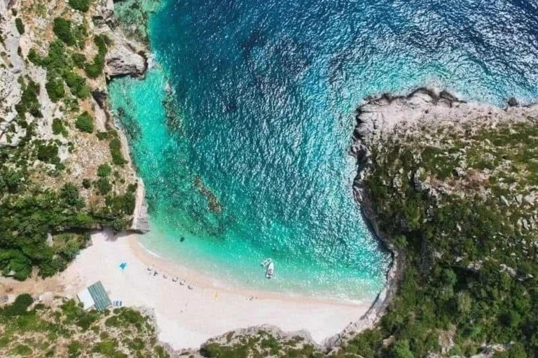 مطار تيرانا: خدمة نقل خاصة إلى أفضل الوجهات في ألبانيامطار تيرانا/المدينة/دوريس: النقل من/إلى هيمار