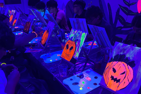Malta: Glow-in-the-Dark Drink & Paint Experience