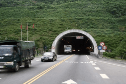 Hue To Hoi An Prywatnym samochodem przez przełęcz Hai Van Pass, Golden Bridge