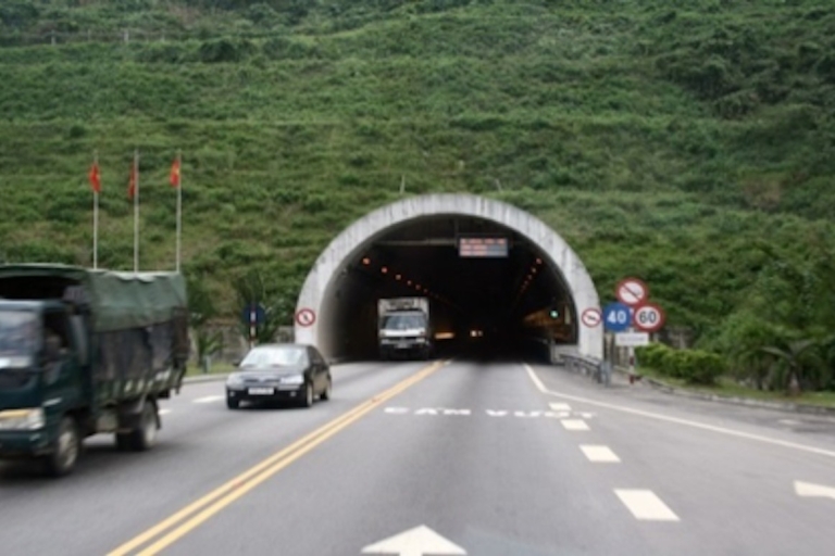 Hue To Hoi An Prywatnym samochodem przez przełęcz Hai Van Pass, Golden Bridge