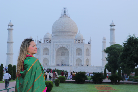 Agra: Taj Mahal Express Entry Ticket with Local Expert Guide Tour with Local Expert Tour Guide & Taj Mahal Entry Tickets