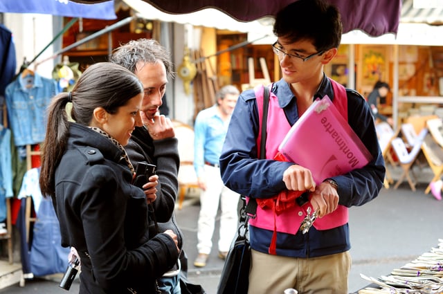 Paris : visite guidée des marchés aux puces en très petit groupe