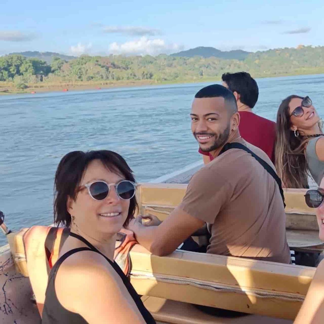 Colagem de mídia