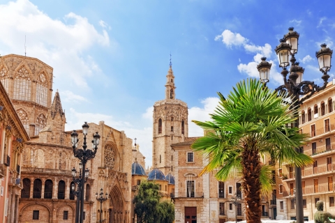 Valencia: Self-Guided City Walking Tour with Audio Guide Duo Ticket