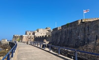 Sbloccare la storia di Guernsey, un tour audio autoguidato - Hizvo
