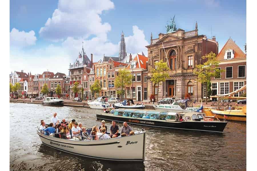 Haarlem: Sightseeing-Kanalfahrt durch das Stadtzentrum. Foto: GetYourGuide