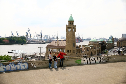 Hambourg Tour: Le Port, Eglise St. Michaelis et Hôtel de villePublic Tour en allemand