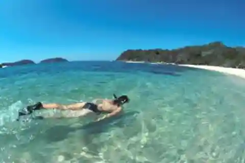 Las Gatas Island Beach Break: 5-Hour Tour with Lunch