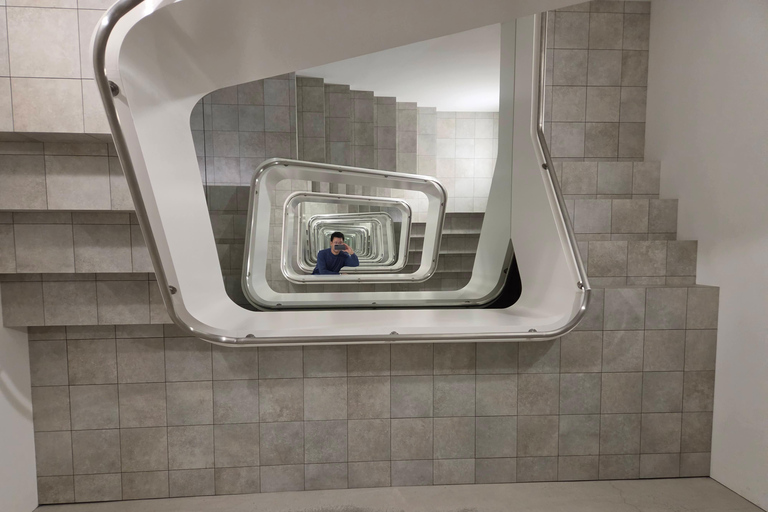 Kanazawa: Contemporary Art Walk with Museum Options KAMU Art Spaces Walk Private tour