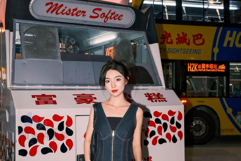 Hong Kong: Atmospheric Hong Kong Style Photography Solo Portrait Session