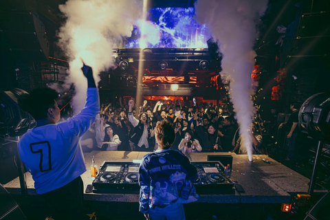 Hanoi Nightlife Bar Crawl: Music, Drinks & Good Vibes
