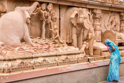 Delhi: Akshardham Temple Tour with Water & Light Show by Car Akshardham Water & Light Show with Old Delhi Tour