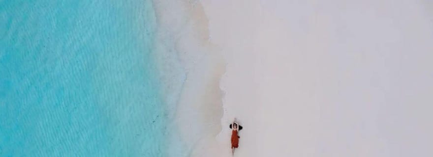 Nager avec les tortues, pause déjeuner, visite de la grotte de Kuza, The Rock