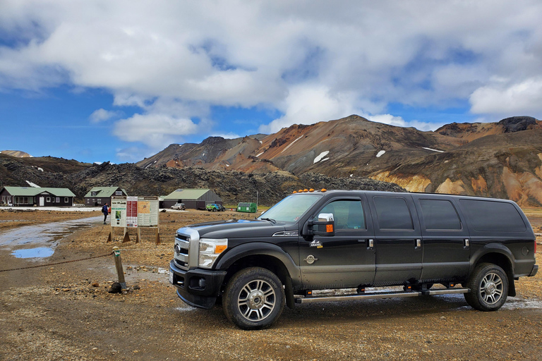 Vik: Superjeep-tur i Landmannalaugar-höglandetVik: Superjeep-tur i Landmannalaugar-höglandet för 5–8 personer