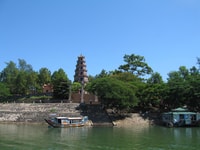 Visite d'une demi-journée Hue avec voyage en bateau et visites guidées - Hizvo