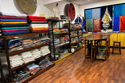Mumbai: Last-Day Shopping Tour with Memories