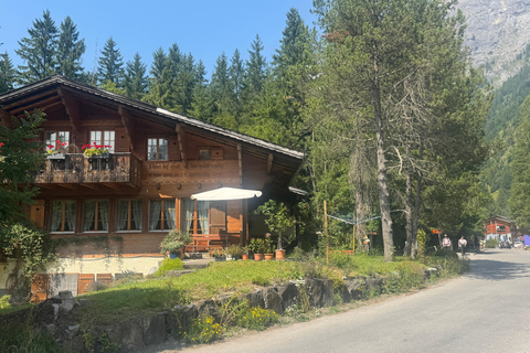 Au départ de Zurich : excursion privée d&#039;une journée à pied vers le lac turquoise d&#039;OeschinenseeAu départ de Zurich : excursion privée d&#039;une journée avec randonnée au lac t