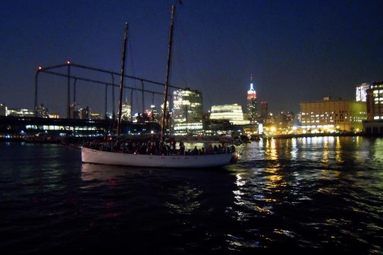 New York City: Lichter der Stadt mit SegelschiffSchonerfahrt: Lichter von New York City