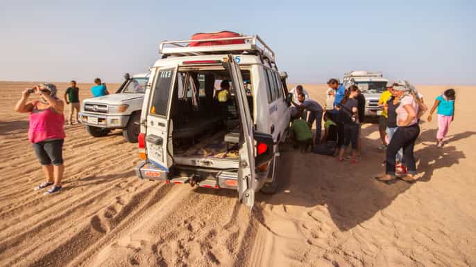 hurghada safári no deserto de jipe de 6 horas jantar e show
