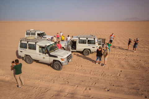 Hurghada : safari de 6 heures en jeep dans le désert, dîner et spectacleHurghada : safari de 6 h dans le désert, dîner et spectacle