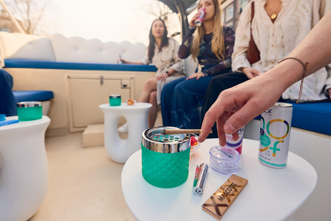 Amsterdam: Raucherfreundliche Cannabis-Kreuzfahrt auf offenem Boot