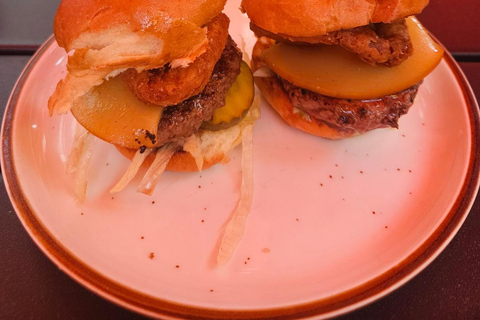 Boston: Guided Pre-Game Food Tour to Fenway Park