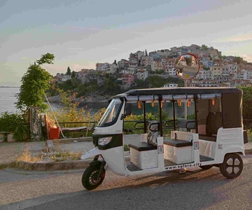 Kavala: Tour fotográfico nocturno en tuk-tuk ecológico