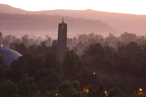 Império histórico de Axum e o impressionante Monte Gheralta.