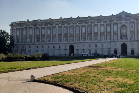 Desde Nápoles: Visita en tren al Palacio Real de CasertaVisita al Palacio Real de Caserta en tren desde Nápoles