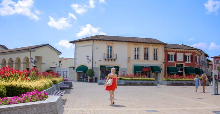 Milan: Serravalle Designer Outlet Roundtrip Bus Transfer photo 9