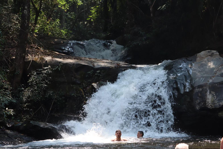 Chiang Mai: Mae Ya waterval &amp; Pha Dok Siew trektochtPrivétour met ophaalservice vanaf je hotel