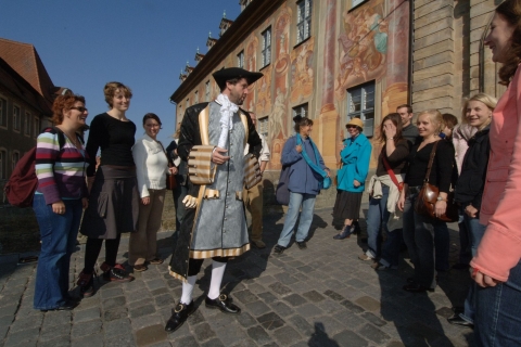 Bamberg Tour de Humor Teatral de 1 Hora con Guía DisfrazadoBamberg: Visita barroca de 1 hora con guía disfrazado