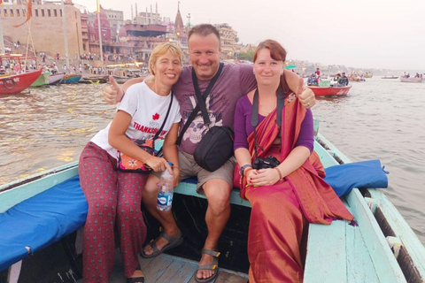 Alba a Banaras con giro in barca e Ganga Aarti