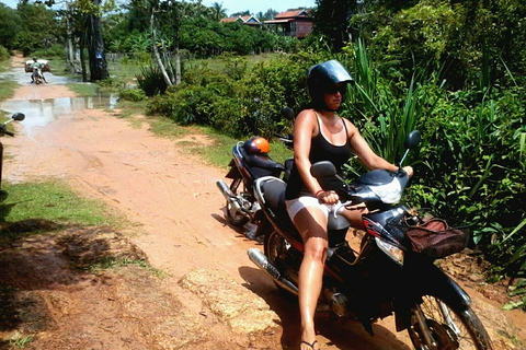 Siem Reap: 3-Hour Ancient Trails Motorbike Tour