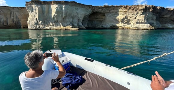 Syracuse: Boat Tour to Plemmirio with Snorkeling & Aperitif